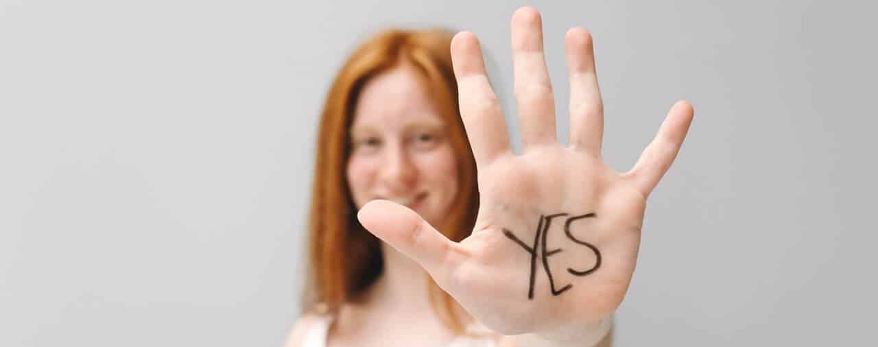 A word yes symbolizing the allowance of foreigners to be a corporate officials in the Philippines.